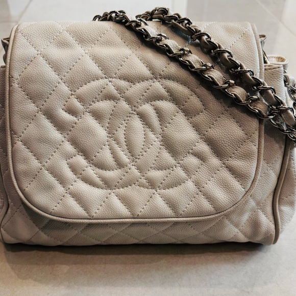 Chanel - white quilted caviar flap bag - Picture 1 of 9